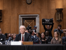 American Jews disrupt Huckabee hearing (Credit: Shedrick Pelt @sdotpdotmedia)